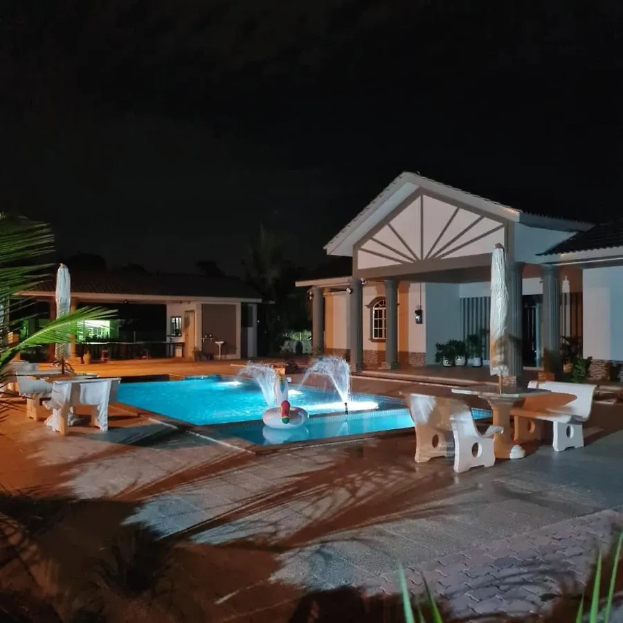 Villa Dracaena Melaka With Swimming Pool, Hill View And 20 Minutes To Town Guest house