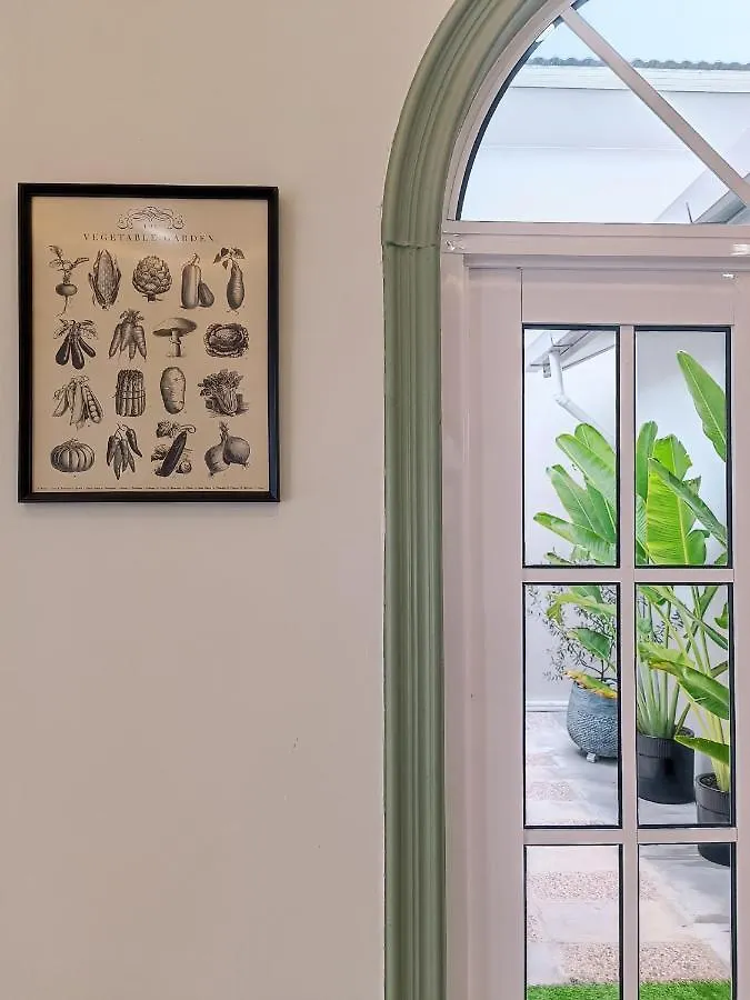 Guest house Villa Dracaena Melaka With Swimming Pool, Hill View And 20 Minutes To Town