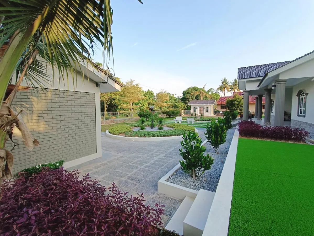 Villa Dracaena Melaka With Swimming Pool, Hill View And 20 Minutes To Town Guest house