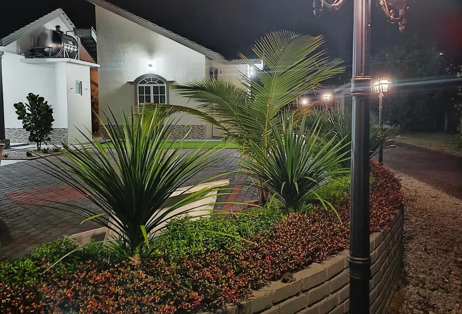 Villa Dracaena Melaka With Swimming Pool, Hill View And 20 Minutes To Town Malaysia