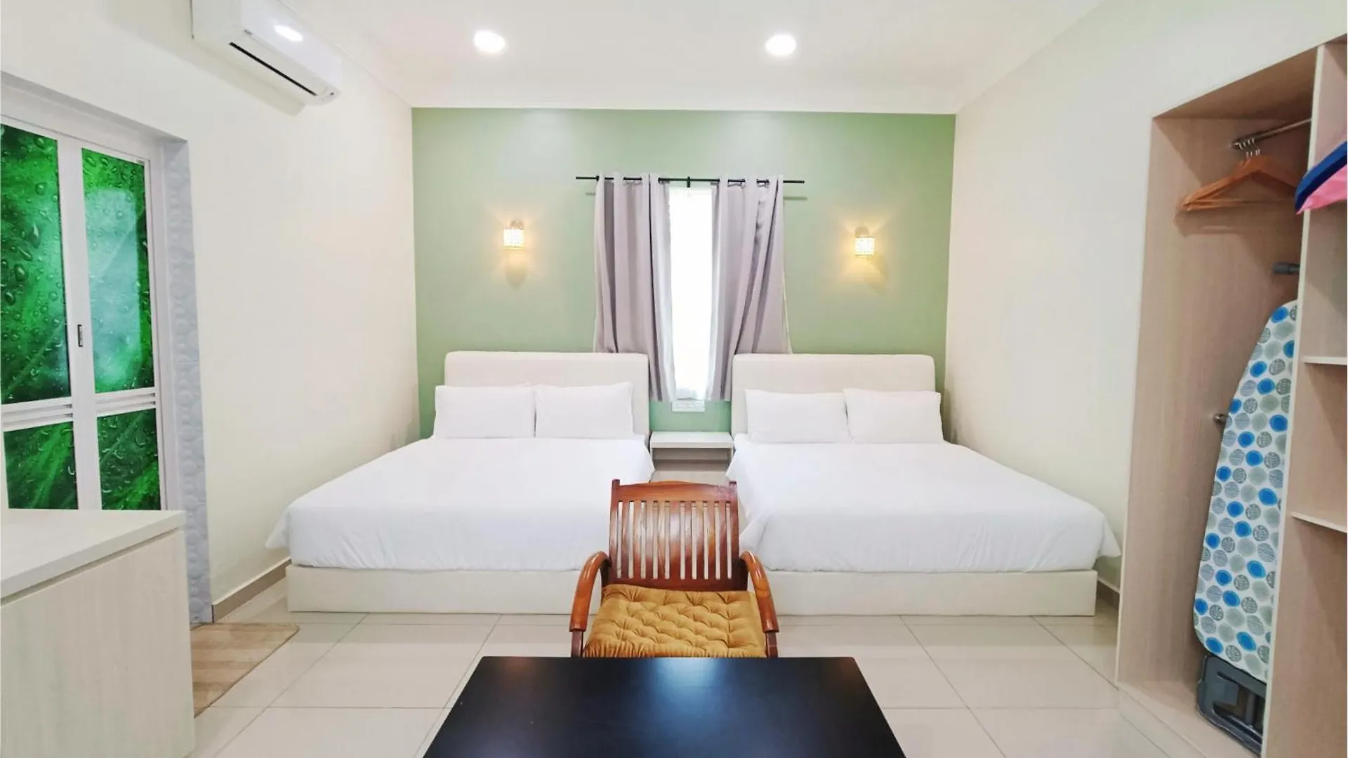 Villa Dracaena Melaka With Swimming Pool, Hill View And 20 Minutes To Town Guest house
