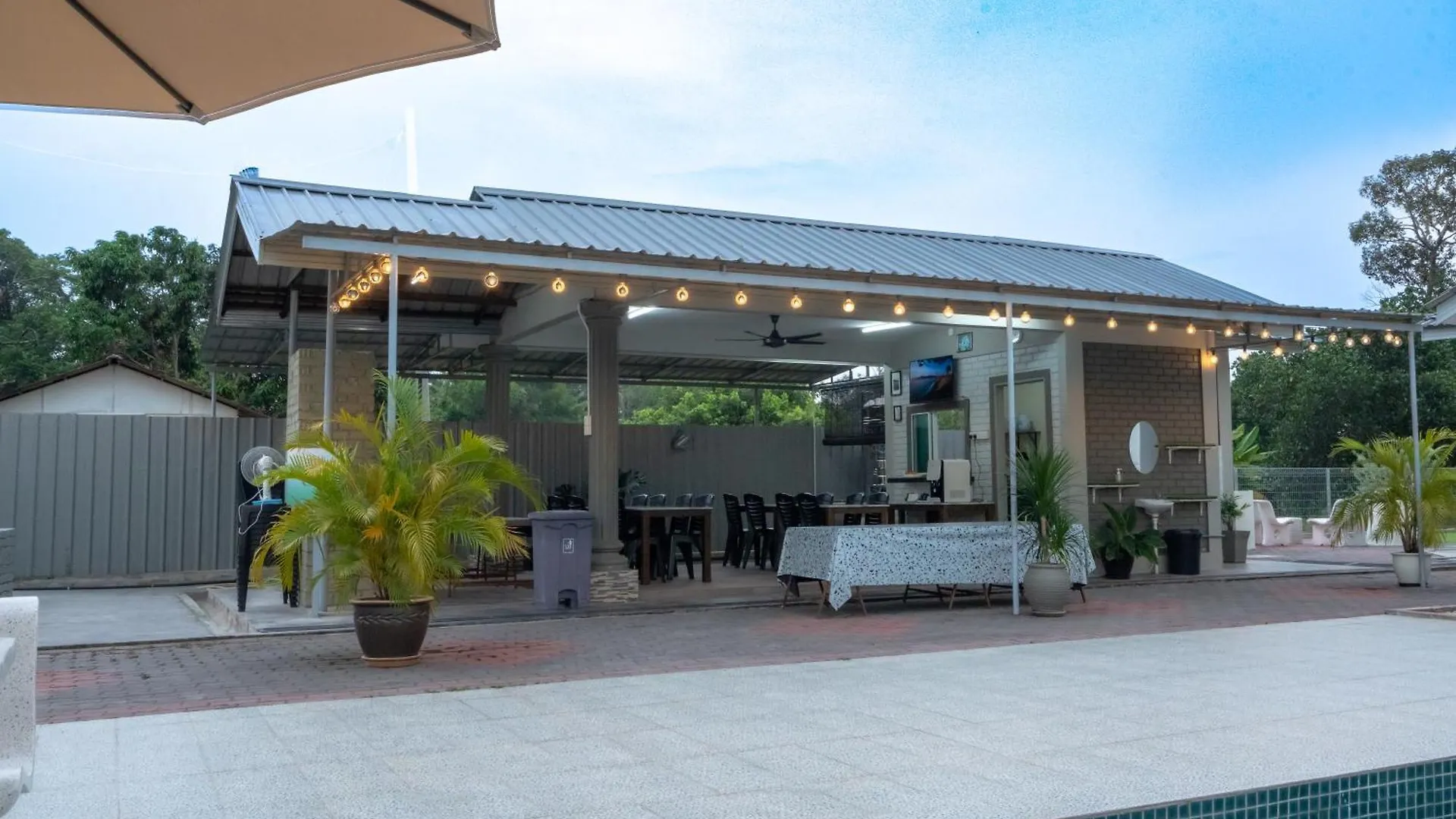 Guest house Villa Dracaena Melaka With Swimming Pool, Hill View And 20 Minutes To Town