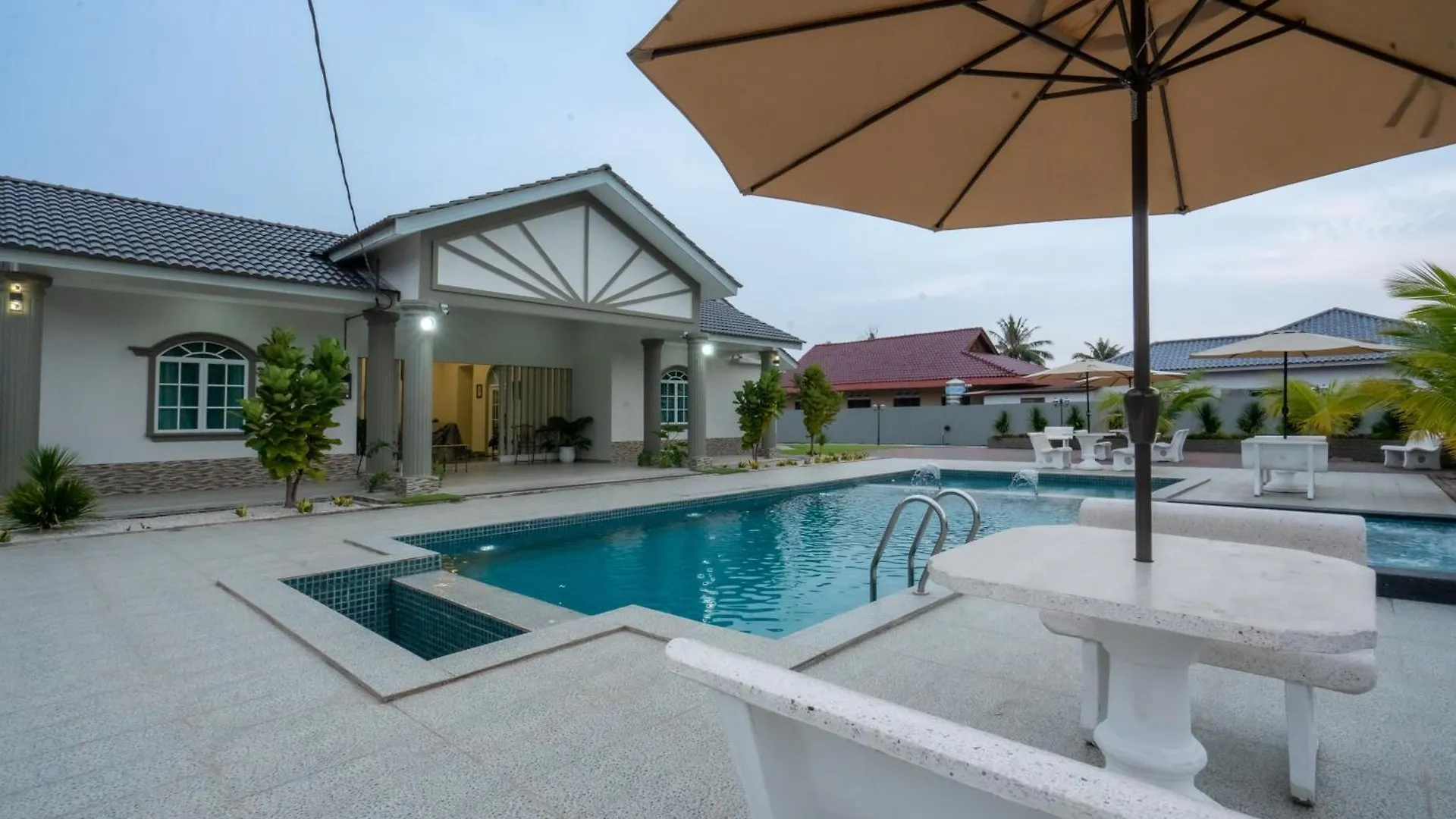 Villa Dracaena Melaka With Swimming Pool, Hill View And 20 Minutes To Town Guest house Malacca