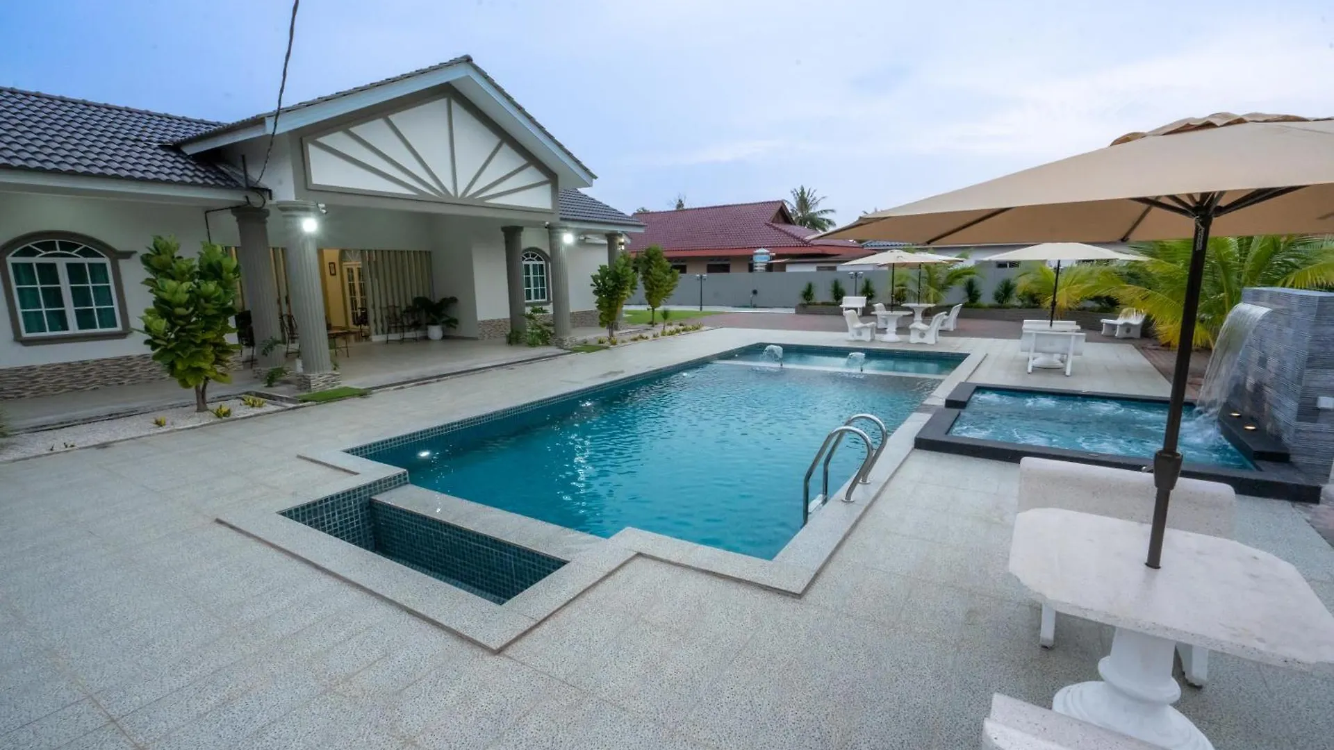 Villa Dracaena Melaka With Swimming Pool, Hill View And 20 Minutes To Town Guest house Malacca